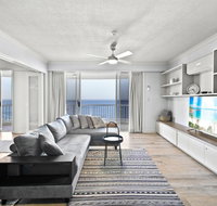 Beachfront Luxury 3 bedroom in the heart of Surfers Paradise - Ocean views plus indoor/outdoor pool - Accommodation Port Hedland
