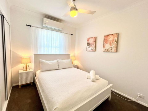 Renovated Queenslander - Upstairs 2km To Stadium - Accommodation Port Hedland 3