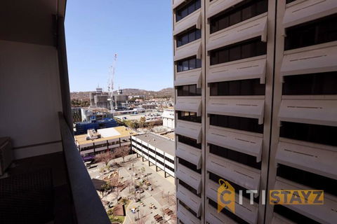 Red Rose Retreat - 1bd 1bth 1CarSp Apt - Accommodation Port Hedland 2