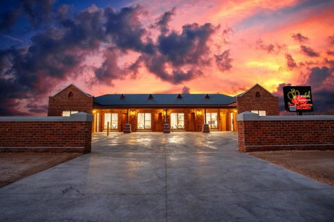 Red Waratah Accommodation - Accommodation Port Hedland 1