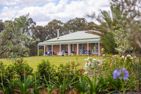 Redims Hill Cottage - Accommodation Port Hedland 0