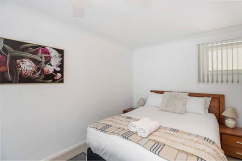 Reel Close! Walk To Everything. Sleeps 6 - Accommodation Port Hedland 3