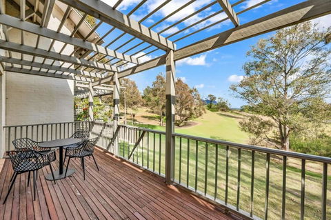 Refreshing Valley Escape - Accommodation Port Hedland 0