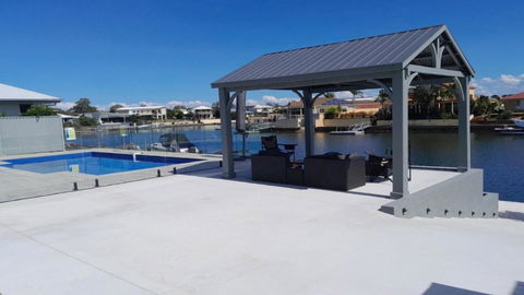 Relax Poolside By The Canal - Accommodation Port Hedland 1