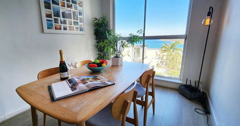 Relaxed Coastal Living With Fantastic Sea Views - Accommodation Port Hedland 0