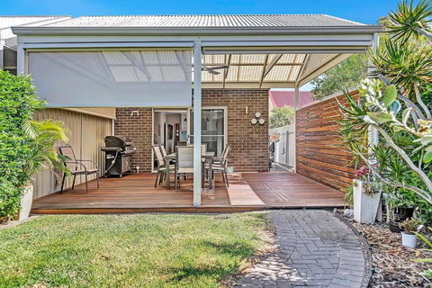 Relaxing Getaway Steps From Grange Beach - Accommodation Port Hedland 1