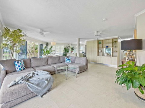 Relaxing Ocean View Apartment In Buddina - Accommodation Port Hedland 1