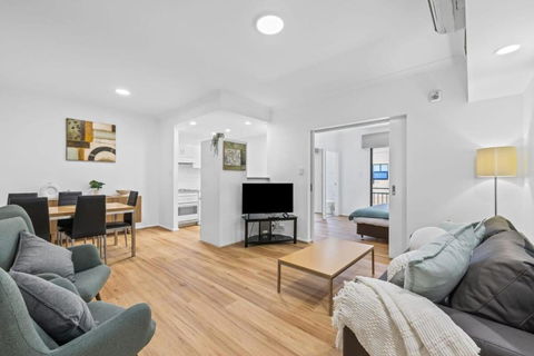 Renovated Family Apartment With Pool & WiFi - Accommodation Port Hedland 1