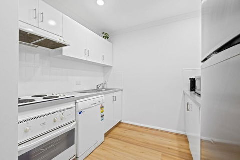 Renovated Family Apartment With Pool & WiFi - Accommodation Port Hedland 3