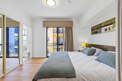 Renovated Family Apartment With Pool & WiFi - Accommodation Port Hedland 0