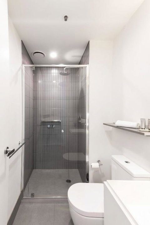 Resort Style Living 2 Bed Apt With Pool BBQ - Accommodation Port Hedland 2