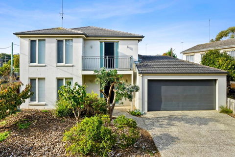Retreat On Gairloch I Geelong River Hideaway - Accommodation Port Hedland 0