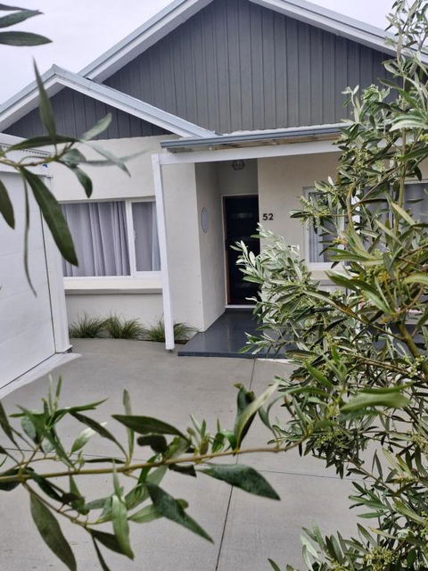 Retreat - Accommodation Port Hedland 0