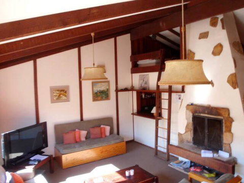 Retro 2 Bedroom Apartment - Accommodation Port Hedland 0