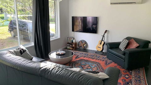 Retro Beach House - Macmasters Beach - Accommodation Port Hedland 1