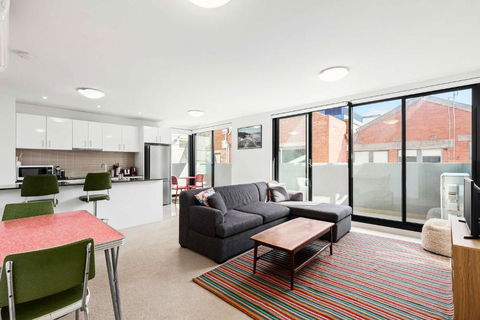 Right In The Centre Of Town - Accommodation Port Hedland 0