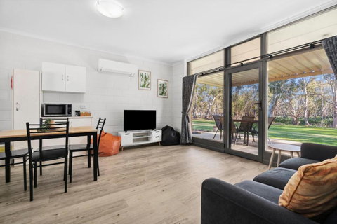 Riversands Rest Accommodation Paringa - Coobah Cottage - Accommodation Port Hedland 2