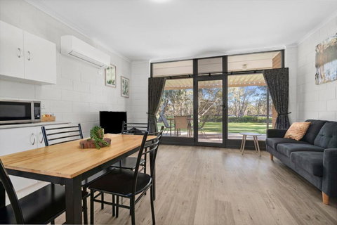 Riversands Rest Accommodation Paringa - Coobah Cottage - Accommodation Port Hedland 1