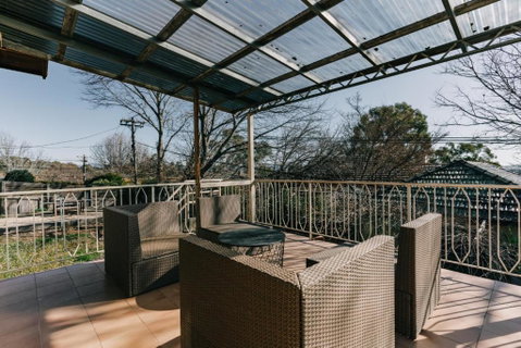 Restful Canberra Retreat In Spacious Terrace Home - Accommodation Port Hedland 2