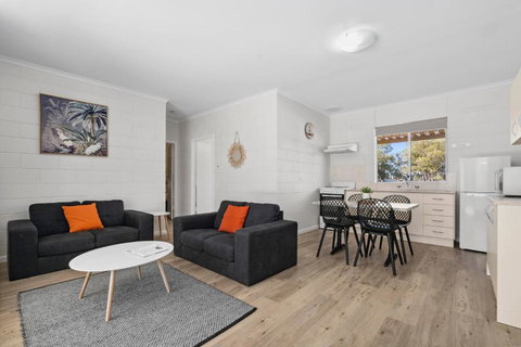 Riversands Rest Accommodation Paringa - Tea Tree Cottage - Accommodation Port Hedland 1