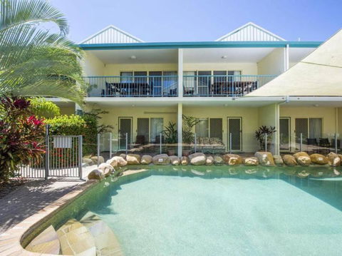 SAILS 9 Beachfront Getaway Horseshoe Bay - Accommodation Port Hedland 0