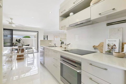 Riviera Road Miami - 4BRM Dual Villa - Accommodation Port Hedland 2