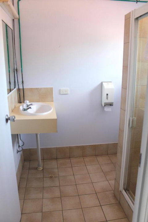 Rocky Glen Hotel Motel Gladstone - Accommodation Port Hedland 2