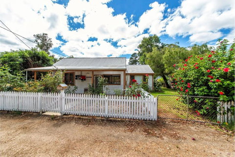 Rose Cottage Nannup - Accommodation Port Hedland 0
