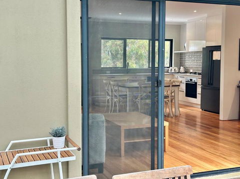 Rosella - Bushland Hideaway - Accommodation Port Hedland 3