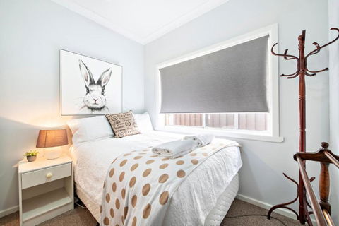 Rosewood Cottage - Stroll To Central, Cosy Escape - Accommodation Port Hedland 2