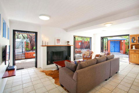 Ross Cres Spacious Private Beach House - Accommodation Port Hedland 1