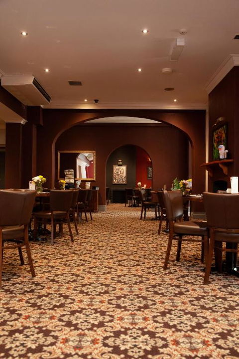 Royal Hotel Singleton - Accommodation Port Hedland 1