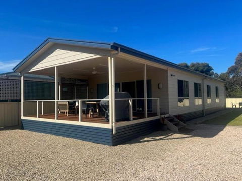Royston Retreat - Accommodation Port Hedland 0