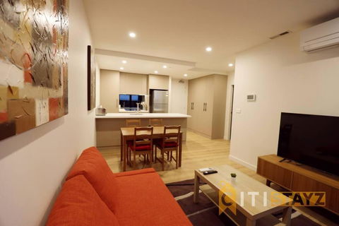 Ruby Red, 1Bd 1Bth Apt - Woden CBD - Accommodation Port Hedland 0