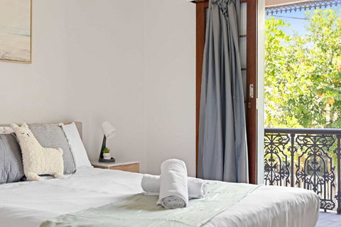 Rustic Queen Room In Glebe - Next To USYD - Shared Bathroom - Accommodation Port Hedland 1