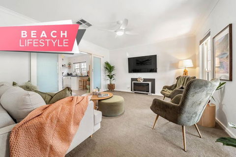 Sage By The Sea - WiFi, BBQ, Beach, Art - Accommodation Port Hedland 0