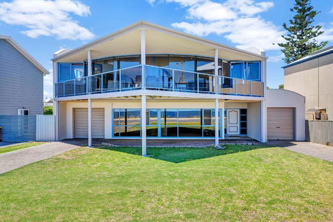 Sail Away - Aldinga Beach - C21 SouthCoast Holidays - Accommodation Port Hedland 1