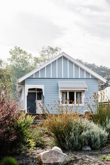 Sailors Whisk, Luxurious Restored Antique Cottage - Accommodation Port Hedland 0