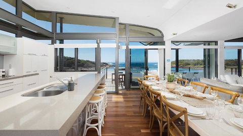 Sails On The Beachfront - Exclusive Seaside Home - Accommodation Port Hedland 2