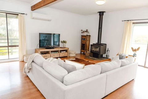 Salt Bush Cottage Peterborough - Accommodation Port Hedland 0