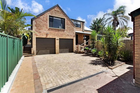 Salt Wood Cabin Style Retreat - Accommodation Port Hedland 0