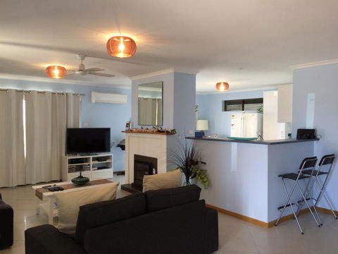 Salty Air Apartments Kingscote Kangaroo Island - Accommodation Port Hedland 0
