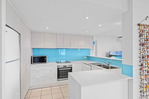 Salty Breeze - Rooftop Terrace & Jacuzzi - Accommodation Port Hedland 3