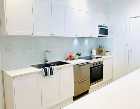 SALTY SNOOZE - Your Coastal Holiday House - Accommodation Port Hedland 2