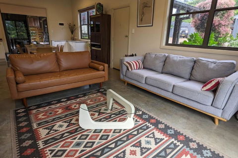 Samsara Farm Cottage - Stunning Hinterland Oasis - Accommodation Port Hedland 3