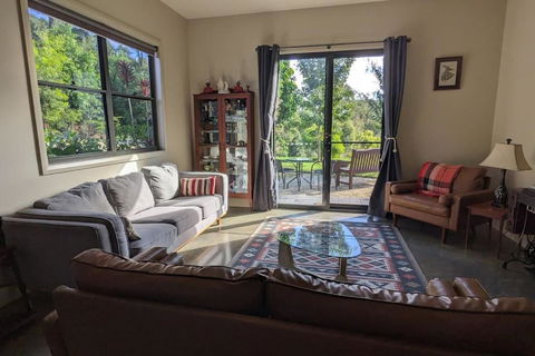 Samsara Farm Cottage - Stunning Hinterland Oasis - Accommodation Port Hedland 1
