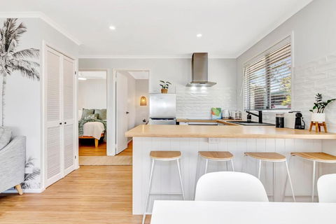 Sanbis Cabin - Hidden Boutique Retreat, Sea Views - Accommodation Port Hedland 3