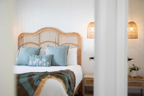 Sanbis Cabin - Hidden Boutique Retreat, Sea Views - Accommodation Port Hedland 0