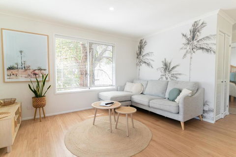 Sanbis Cabin - Hidden Boutique Retreat, Sea Views - Accommodation Port Hedland 1