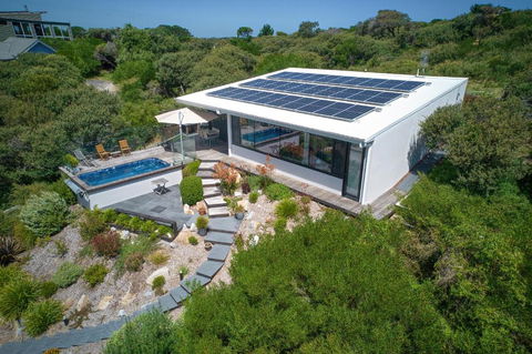 SALT Luxury Couples Villa - Accommodation Port Hedland 0